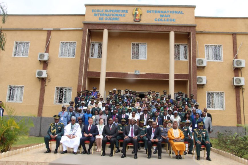 École de Guerre de Yaoundé : La 18ème promotion prend des leçons de l’impact des changements climatiques actuels sur la Sécurité Internationale